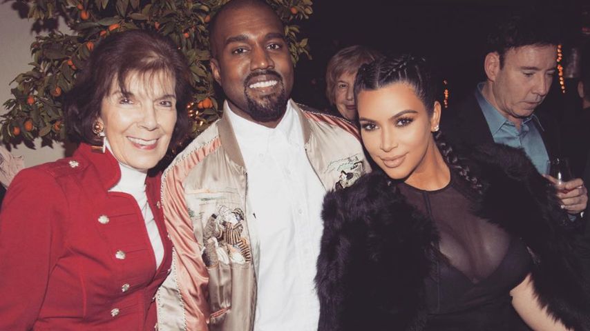 Kim Kardashian, Kanye West und Kim-Oma Mary Jo Shannon (v.r.n.l.)