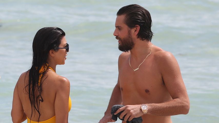 Kourtney Kardashian und Scott Disick am Strand von Miami