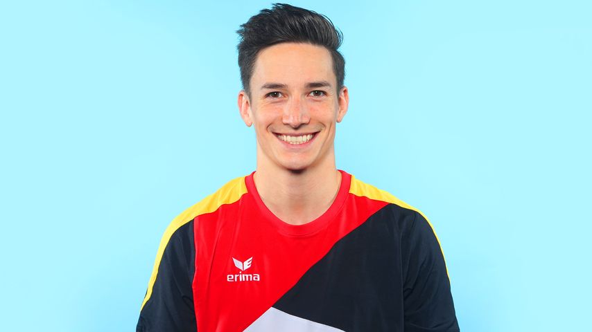 Kunstturner Marcel Nguyen bei einem Fototermin in Hamburg