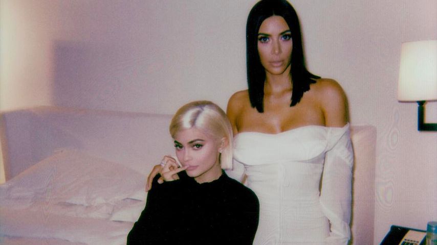 Kylie Jenner und ihre Halbschwester Kim Kardashian