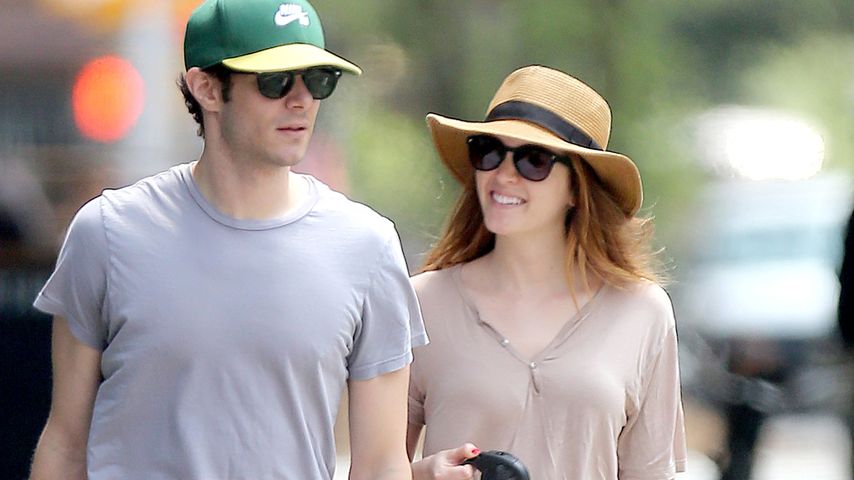 Adam Brody und Leighton Meester im Jahr 2014