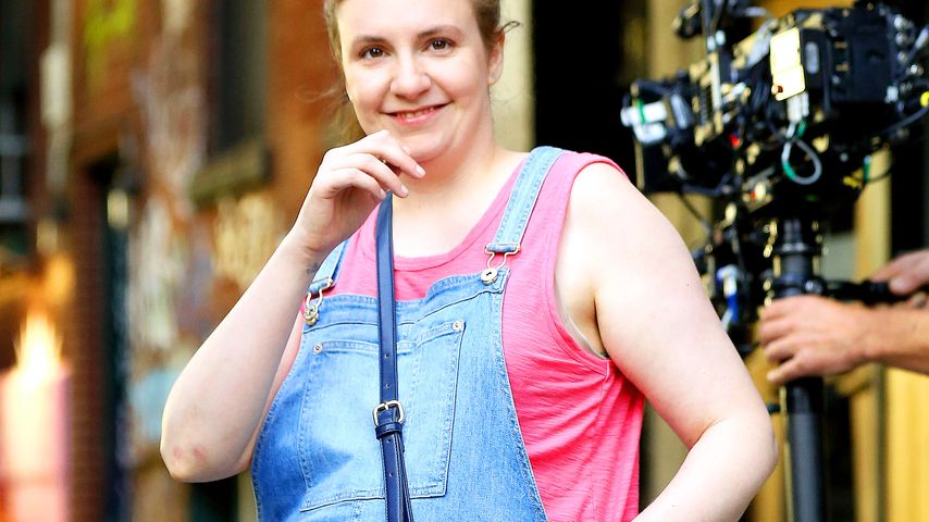 Lena Dunham in ihrer Rolle der schwangeren Hannah am Set von "Girls"