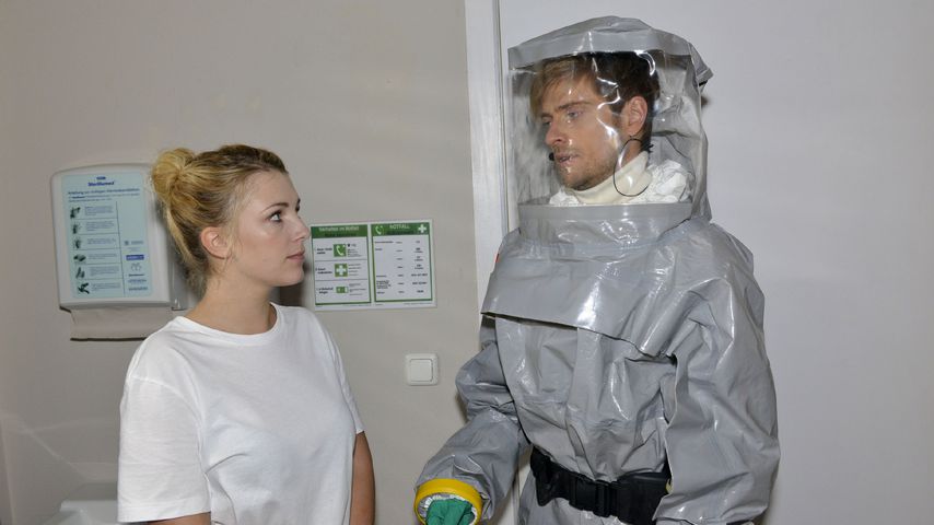 Lilly (Iris Mareike Steen) und Philip (Jörn Schlönvoigt) bei GZSZ
