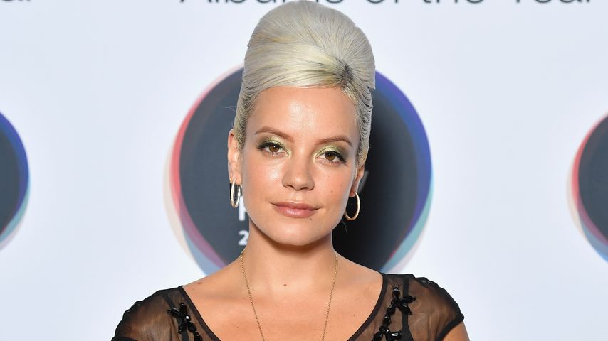 Lily Allen Nackt Auf Der B hne Promiflash de lily-allen-nackt-auf-der-b-hne-promiflash-de