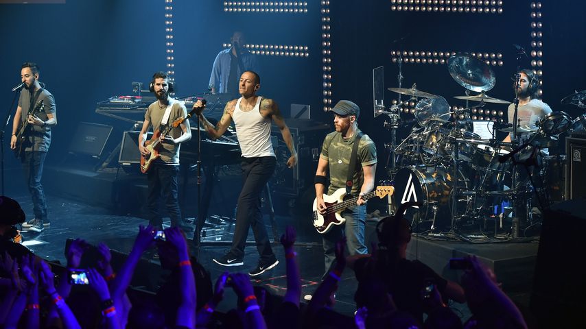 Linkin Park 2014 bei einem Auftritt in Burbank