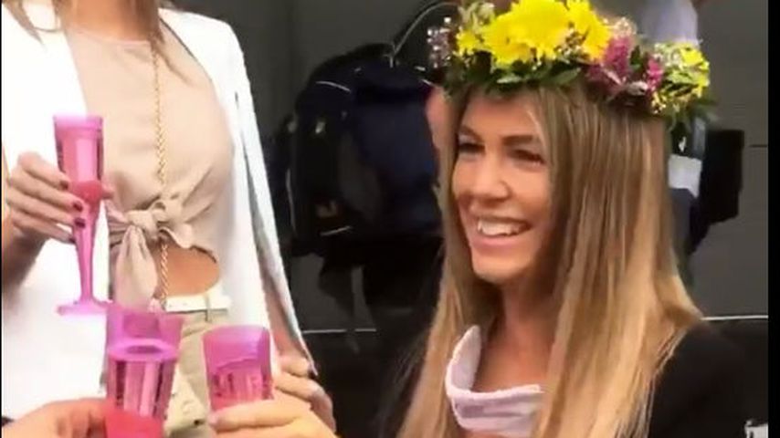 Kurz vor Hochzeit: Liz Kaeber wird mit JGA überrascht