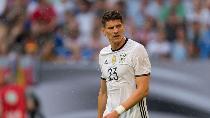 Mario Gomez beim Testspiel auf Schalke im Juni 2016