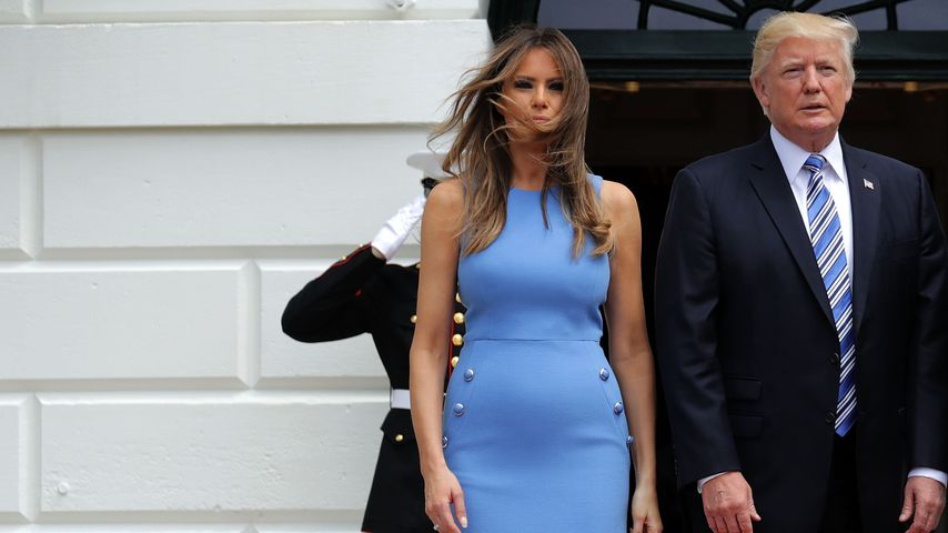 Melania Trump und Donald Trump vor dem Weißen Haus