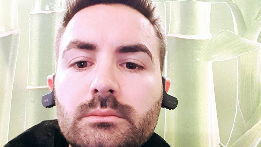 Nach Not-OP: DSDS-Menderes meldet sich traurig aus Klinik!