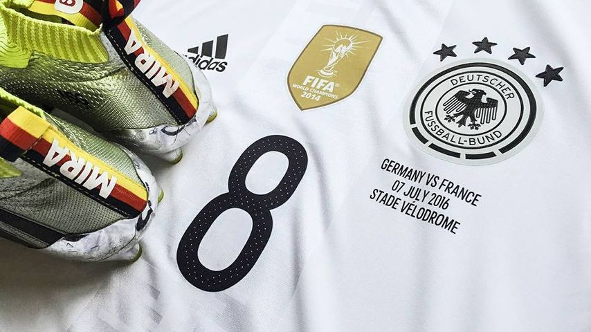 Mesut Özils Trikot für das Halbfinale