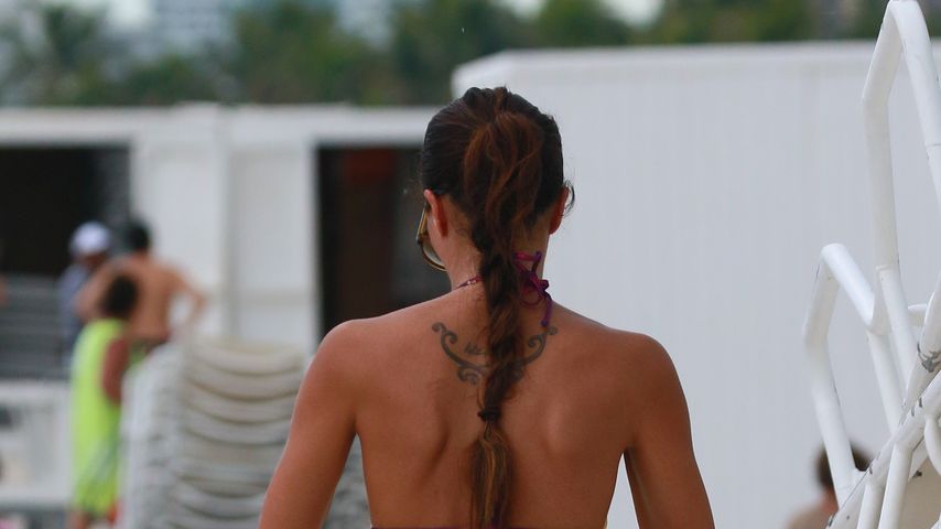 Metisha Schäfer am Strand von Miami