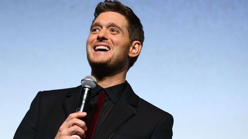 Michael Bublé mit Mikrofon beim 11. Rom Film Festival