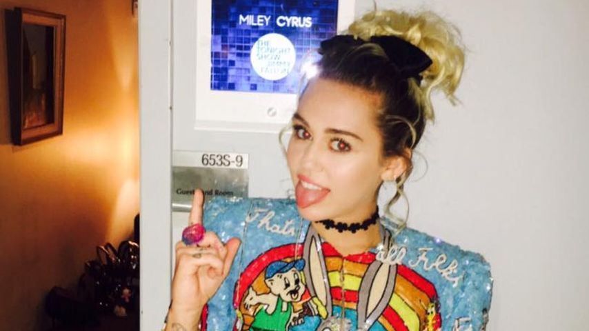 Miley Cyrus in der Umkleide von Jimmy Fallon