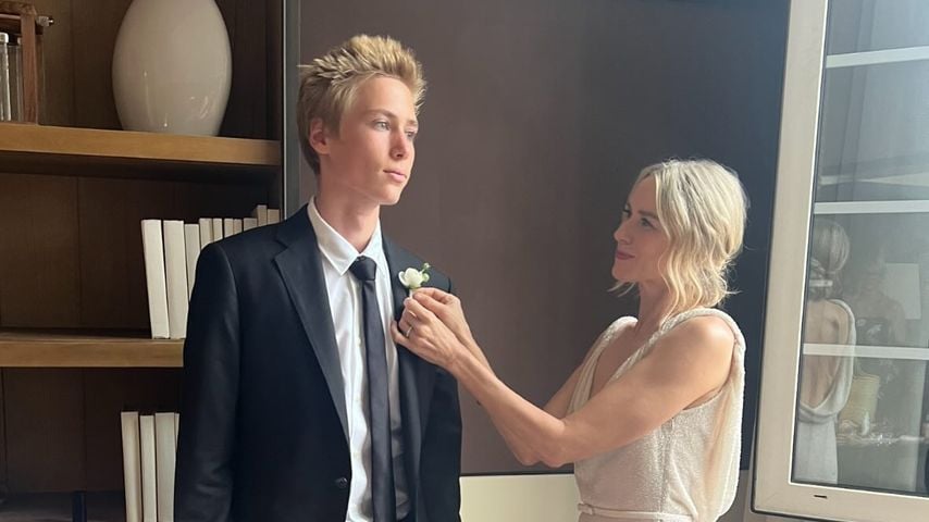 Sasha Schreiber mit seiner Mama Naomi Watts, Juli 2025