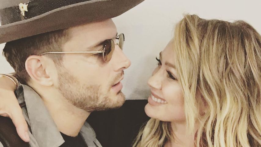 Hilary Duff mit Co-Star Nico Tortorella beim Podcast "The Love Bomb"