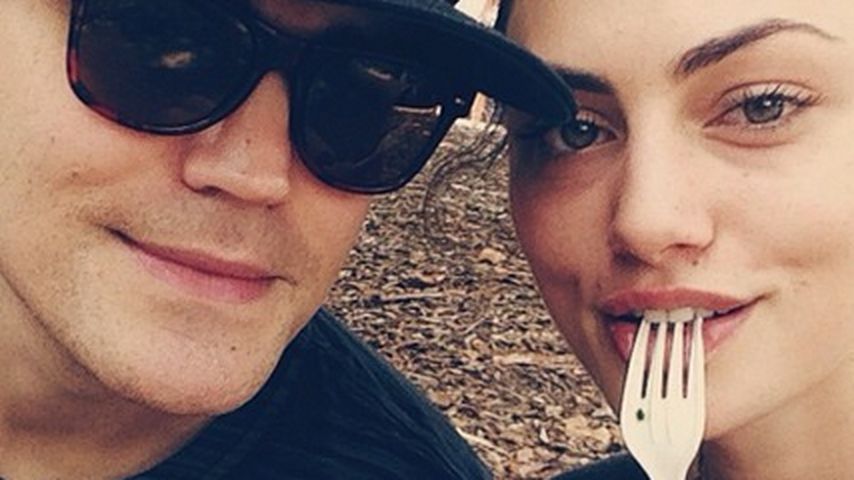 Paul Wesley und Phoebe Tonkin