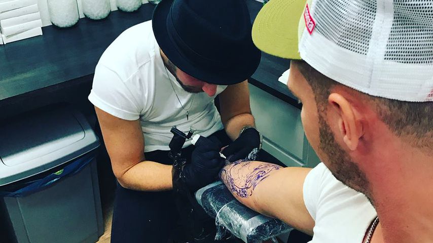 Pietro Lombardi im Tattoostudio "jewelink"