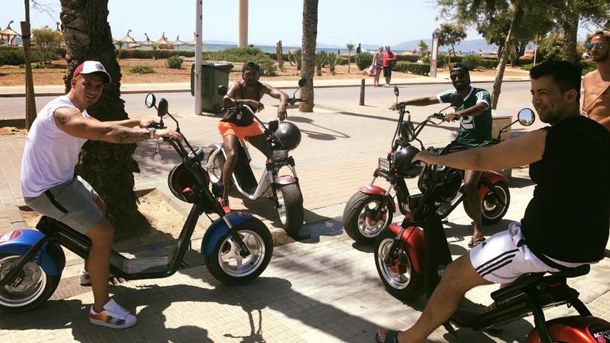 Pietro Lombardi mit seinen Kumpels auf Mallorca