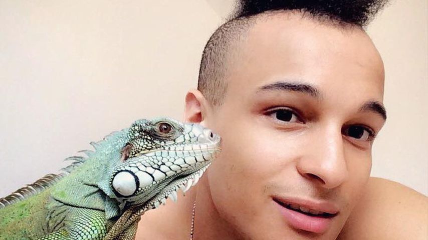 Prince Damien und eine seiner Echsen