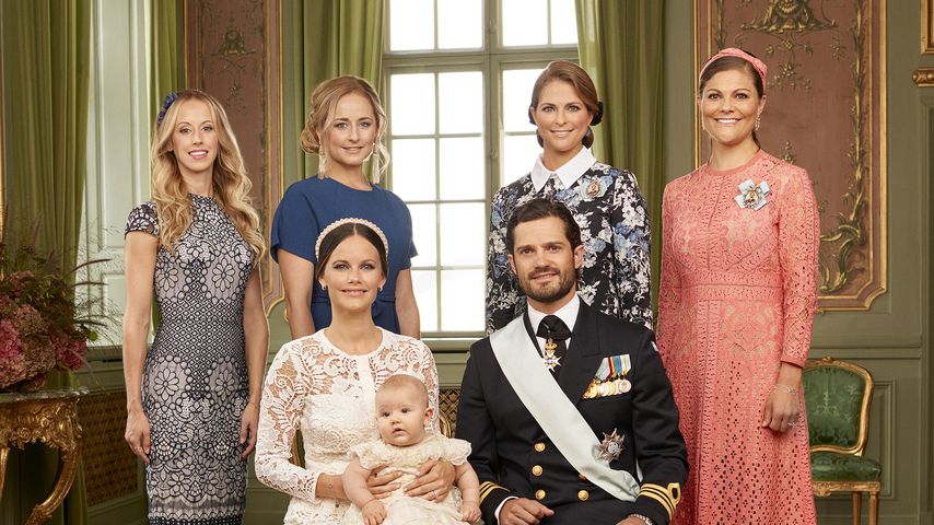 Prinz Alexander mit seinen Eltern und Tanten