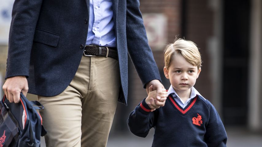 Prinz William und sein Sohn Prinz George vor der Schule