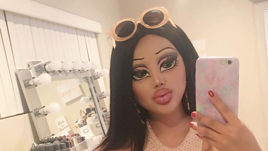 Wahnsinnig gut! Diese Frau schminkt sich zur Real-Life-Doll