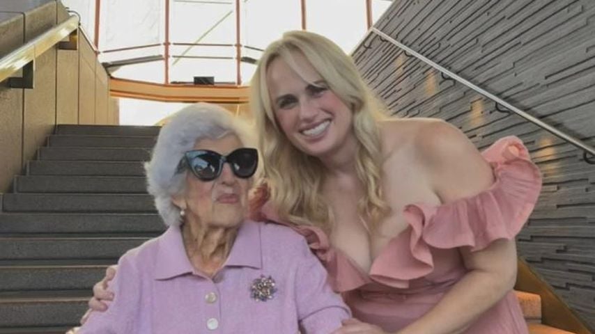 Emotionales Video: Rebel Wilson trauert um ihre geliebte Oma