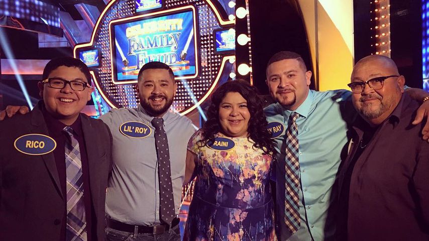 Rico Rodriguez mit seinen Geschwistern und seinem Papa Roy beim "Celebrity Family Feud"