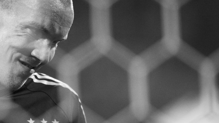 Robert Enke, Fußballer († 10. November 2009)