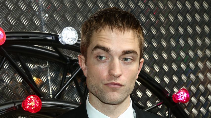 Robert Pattinson auf der Dior Herrenmodenschau F/S 2017 in Paris