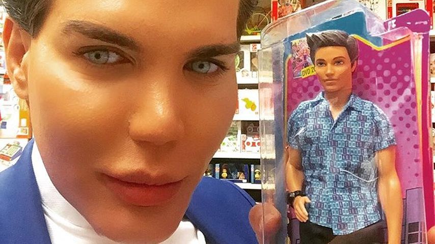 Rodrigo Alves und sein "Idol", die Barbie-Puppe Ken