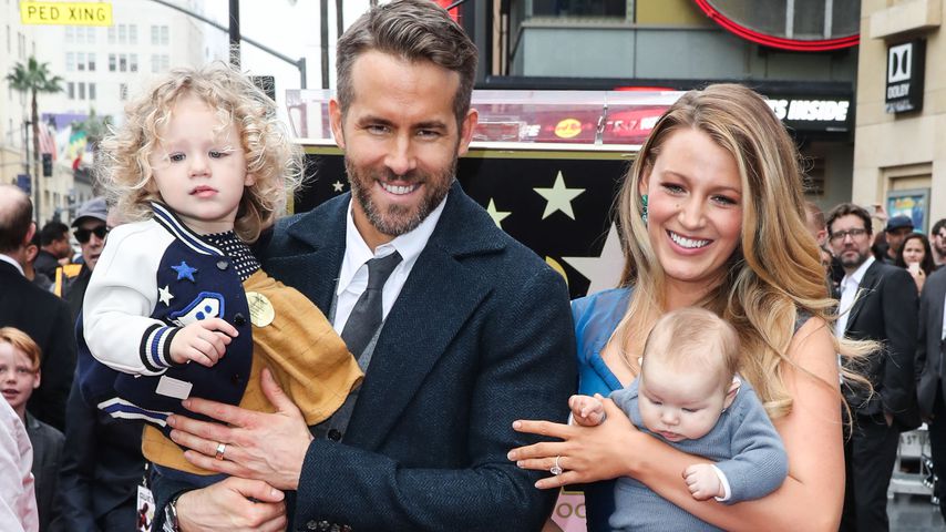 Ryan Reynolds mit Tochter James und Ehefrau Blake Lively mit Baby Ines auf dem Walk of Fame 2016