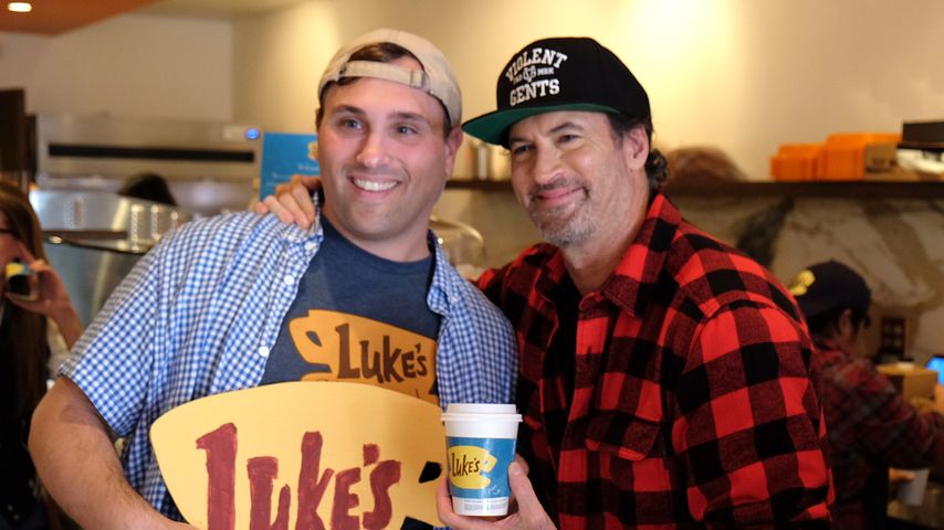 Scott Patterson mit einem Fan in Beverly Hills
