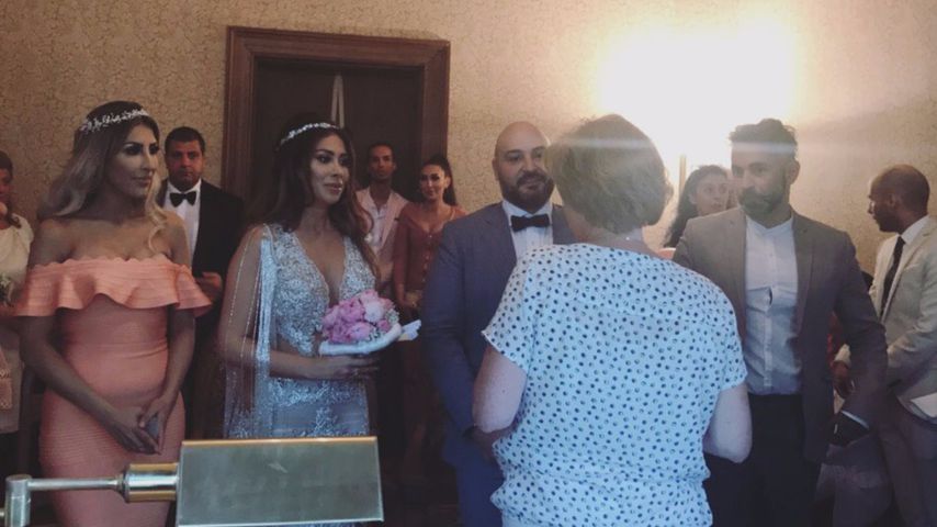 Senna und Clumsy mit ihrem Ehemann bei der Hochzeit
