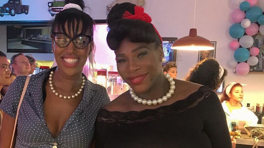 Serena Williams mit einer Freundin