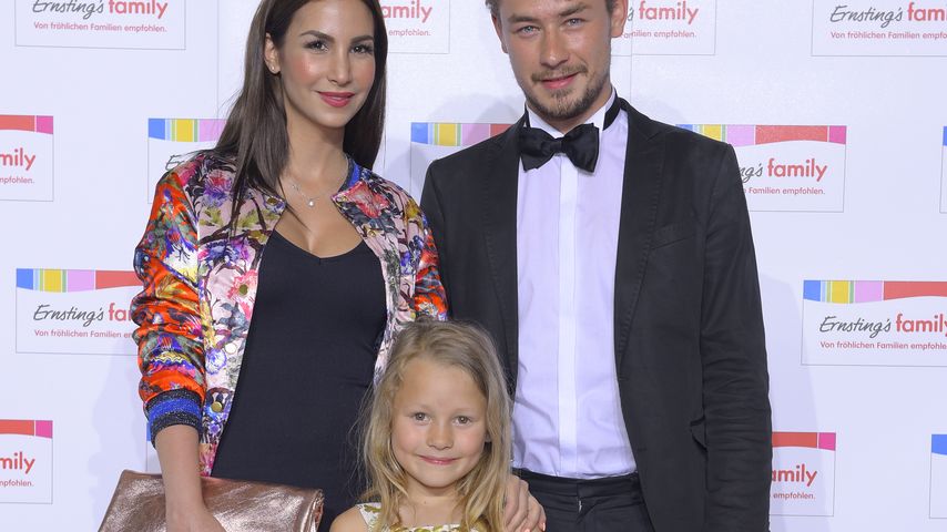 Sila Sahin, Valerie Sahin und Niklas Loeffler bei der Ernstings family Fashion Show in Hamburg