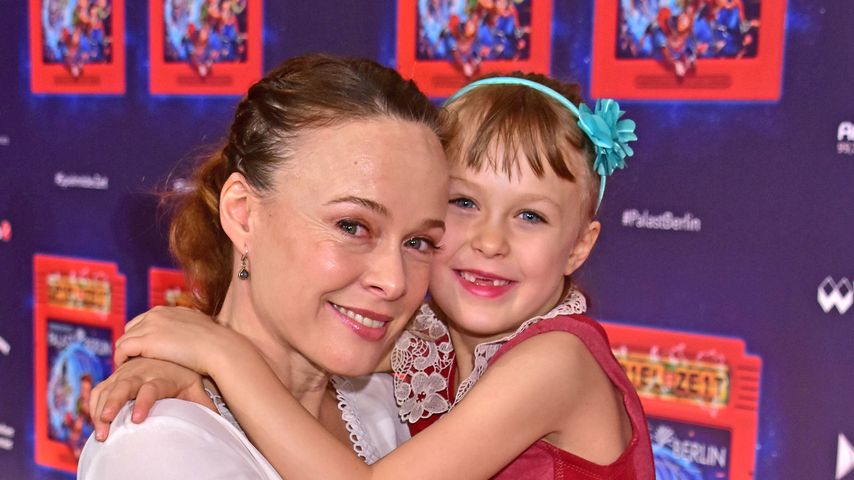 Tami Stronach und Maya Steinbruner bei der "Spiel mit der Zeit"-Premiere 2017