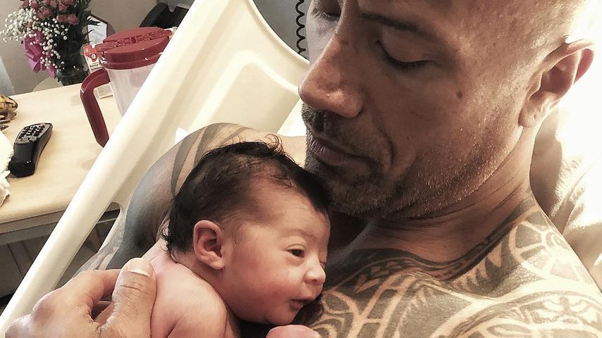 Dritte Tochter: Stolzer Neu-Papa "The Rock" rührt mit Post!