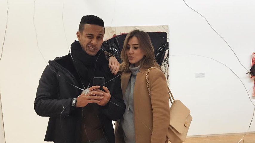 Thiago Alcántara und seine Frau Julia Vigas