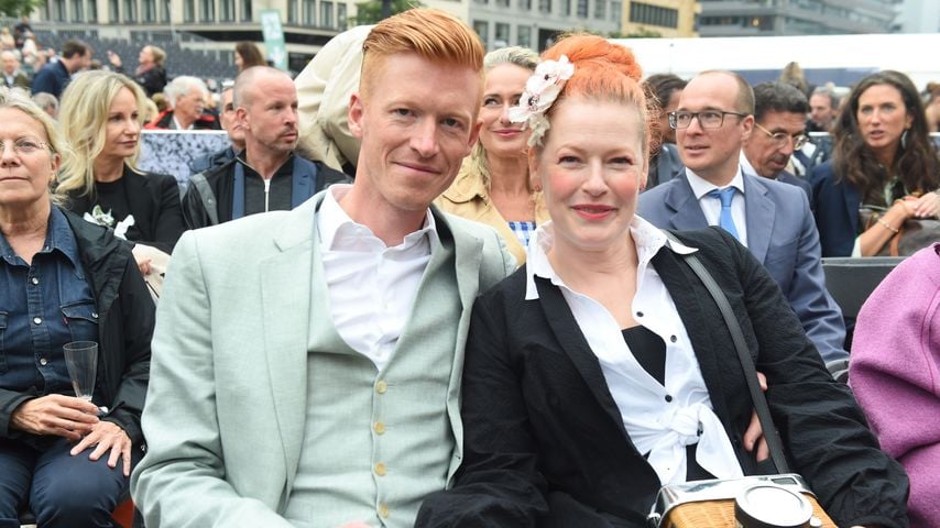 Tobias Staerbo und Enie van de Meiklokjes, 2025