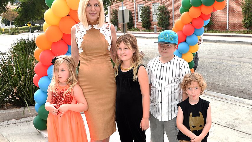 Tori Spelling mit ihren Kids bei einem Event in LA