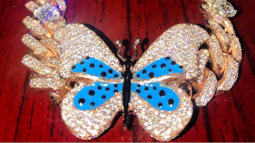 Travis Scott Geschenk an Kylie Jenner, Schmetterling-Kette im Wert von 60.000 Dollar