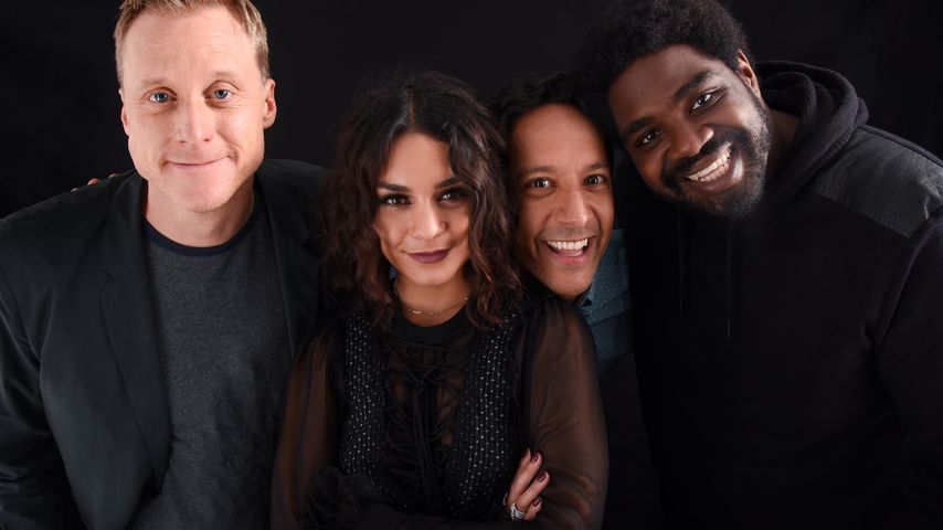 Vanessa Hudgens (Mitte) mit ihren "Powerless"-Kollegen Alan Tudyk, Danny Pude und Ron Funches