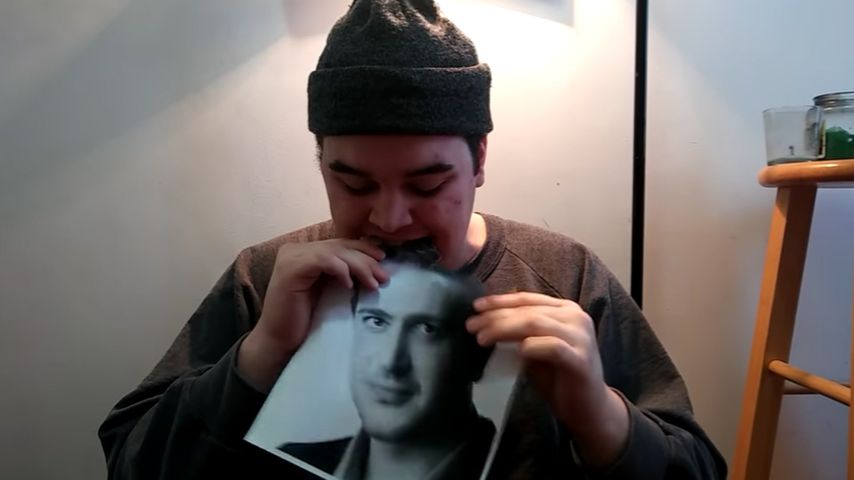 OMG! Dieser YouTuber isst jeden Tag ein Foto von Jason Segel