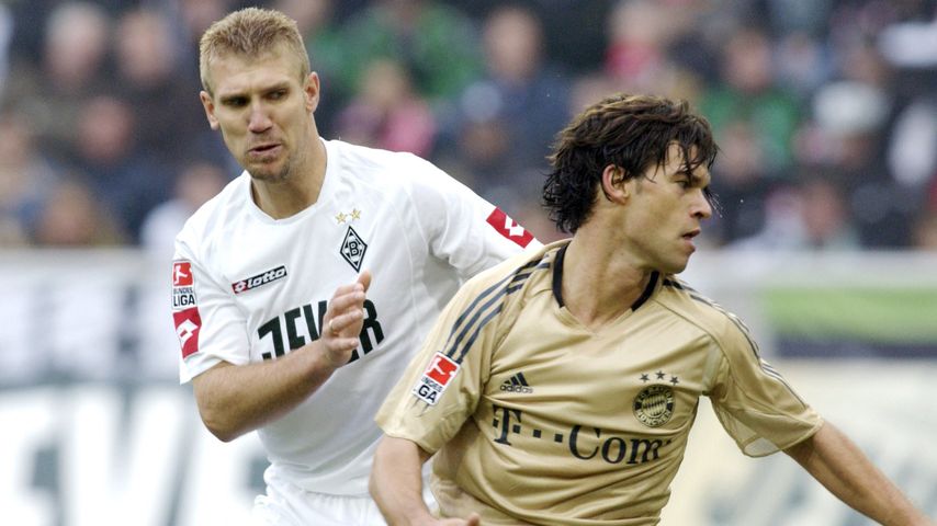 Marcelo Pletsch (l.) attackiert Michael Ballack