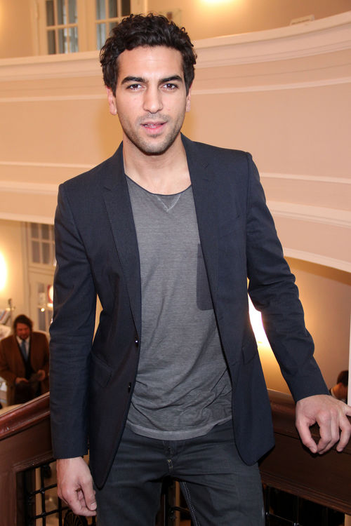 In Welchen Filmen Spielt Elyas M'barek Mit Film: Elyas M'Barek als knallharter Pseudo-Lehrer | Promiflash.de