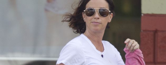 Alanis Morrissette während ihrer zweiten Schwangerschaft in Maui Alanis Morrissette während ihrer zweiten Schwangerschaft in Maui