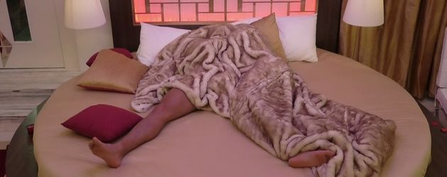 Alex Bowen und Zara Holland in einer Szene von "Love Island" Alex Bowen und Zara Holland in einer Szene von "Love Island"