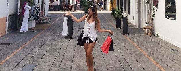 Alisa Persch auf Shoppingtour in Ibiza Alisa Persch auf Shoppingtour in Ibiza