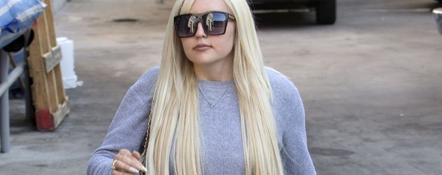 Amanda Bynes verlässt den "Glam Salon" in West Hollywood Amanda Bynes verlässt den "Glam Salon" in West Hollywood
